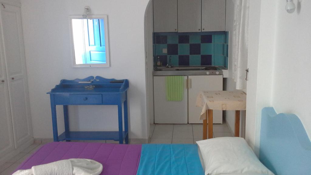 Studios Apartments Perivolos Екстериор снимка