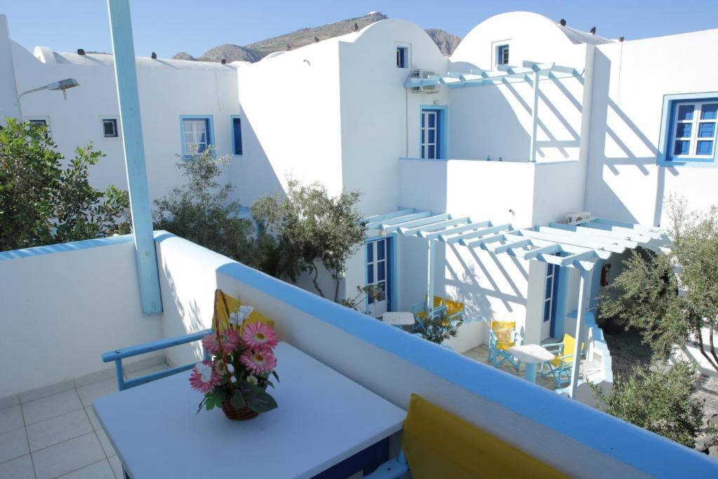 Studios Apartments Perivolos Екстериор снимка