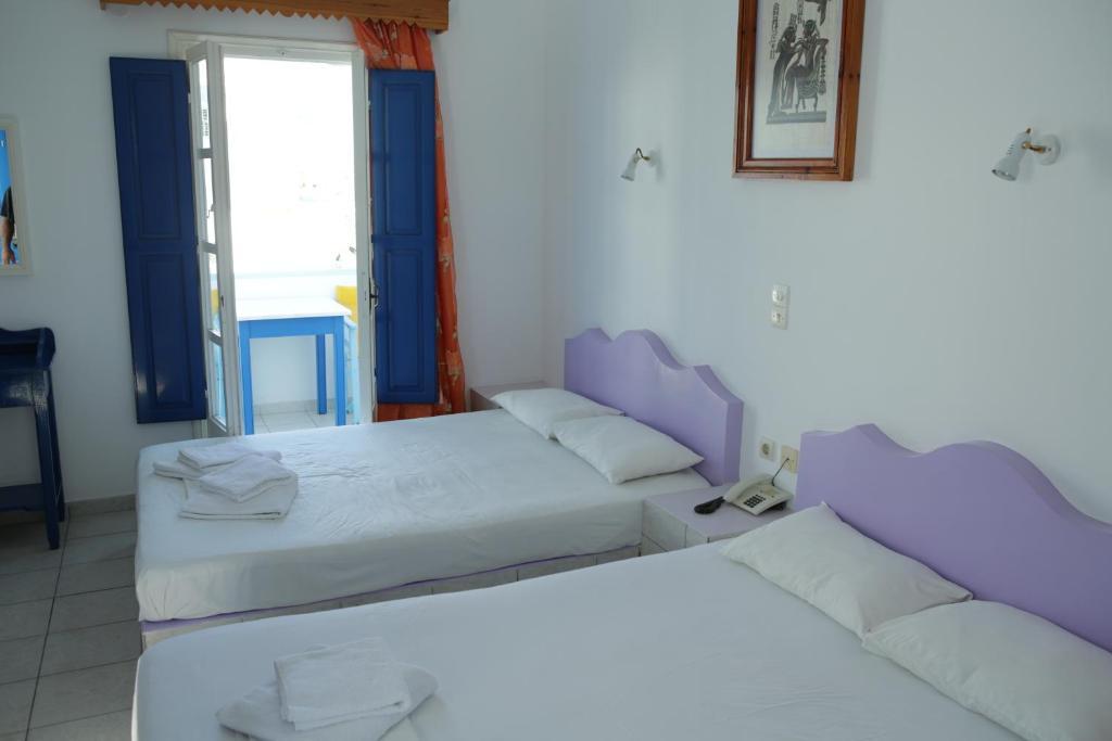 Studios Apartments Perivolos Стая снимка