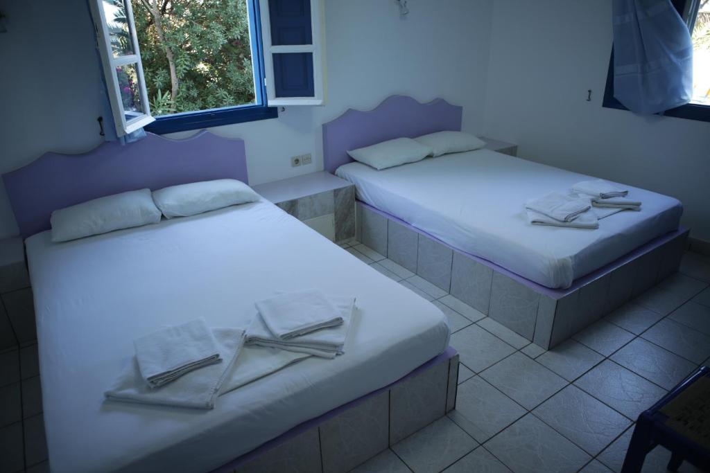 Studios Apartments Perivolos Екстериор снимка